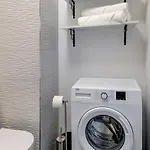 Garbary 104 - Modern Near Old Town - King Bed - Free Parking Apartamento