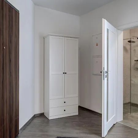 شقة Garbary 104 - Modern Near Old Town - King Bed - Free Parking