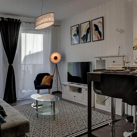 Garbary 104 - Modern Near Old Town - King Bed - Free Parking شقة