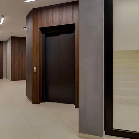 Garbary 104 - Modern Near Old Town - King Bed - Free Parking *