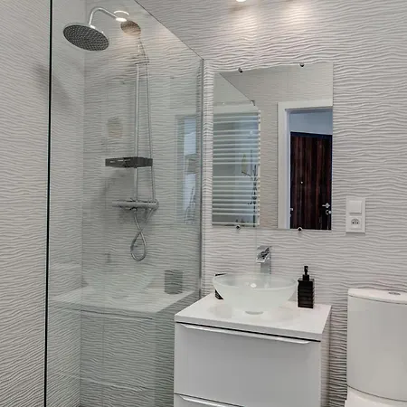 아파트 Garbary 104 - Modern Near Old Town - King Bed - Free Parking
