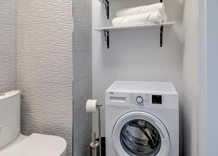 Garbary 104 - Modern Near Old Town - King Bed - Free Parking Apartamento