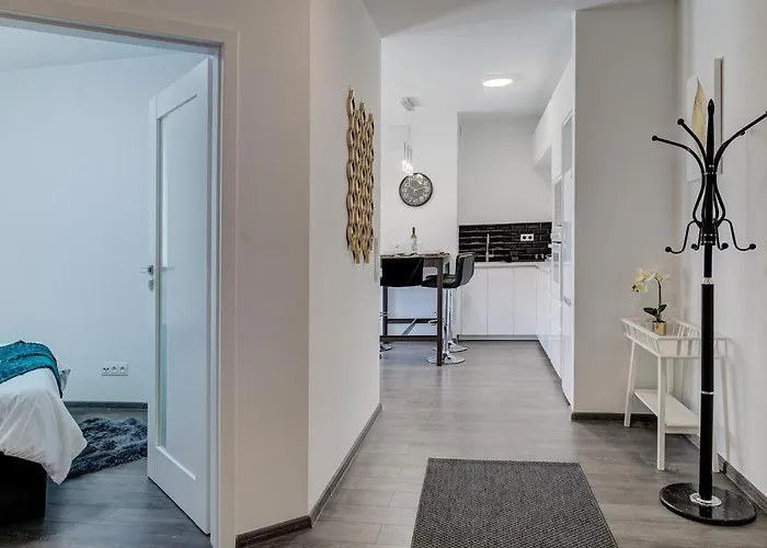 Garbary 104 - Modern Near Old Town - King Bed - Free Parking * Poznan