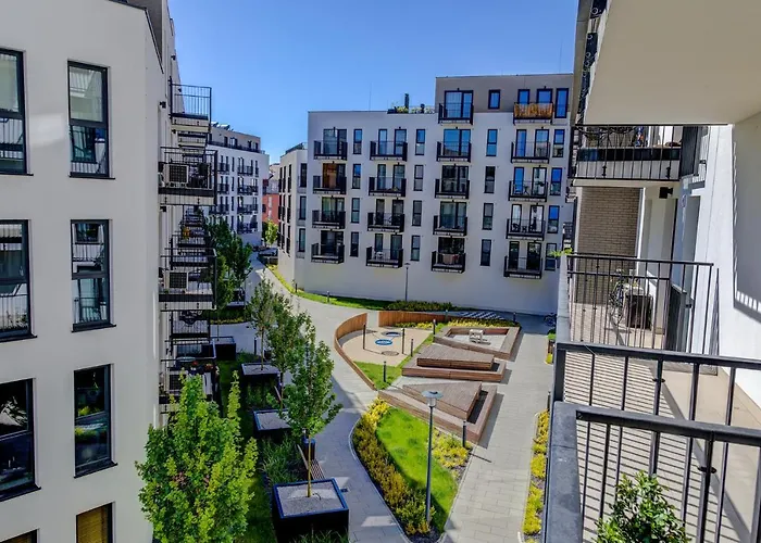 Garbary 104 - Modern Near Old Town - King Bed - Free Parking Apartamento